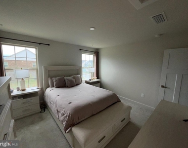 14724 Silver Hammer Way - Photo Thumbnail 1