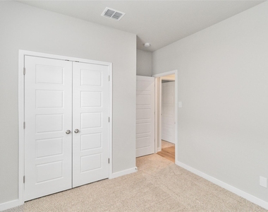 1020 Staglin St - Photo Thumbnail 18