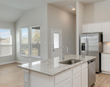 1020 Staglin St - Photo Thumbnail 10