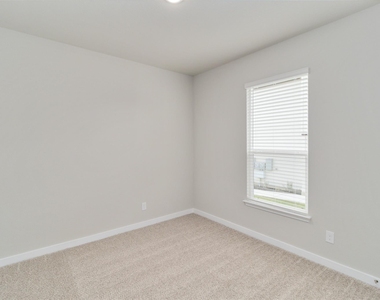 1020 Staglin St - Photo Thumbnail 17