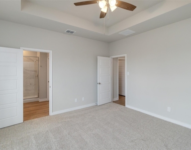 1020 Staglin St - Photo Thumbnail 25