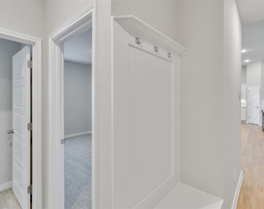 1020 Staglin St - Photo Thumbnail 15