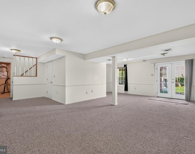 811 Chatsworth Drive - Photo Thumbnail 24