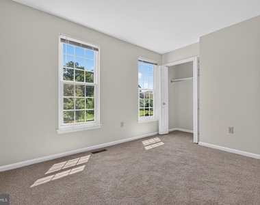 811 Chatsworth Drive - Photo Thumbnail 22