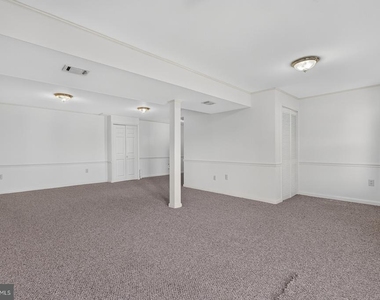 811 Chatsworth Drive - Photo Thumbnail 25
