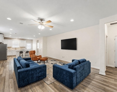 12104 Tolson Dr - Photo Thumbnail 3