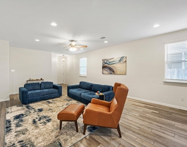 12104 Tolson Dr - Photo Thumbnail 4