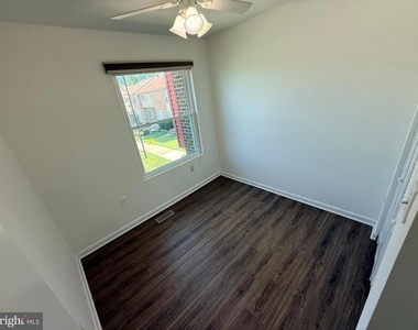 7007 Cipriano Woods Court - Photo Thumbnail 6