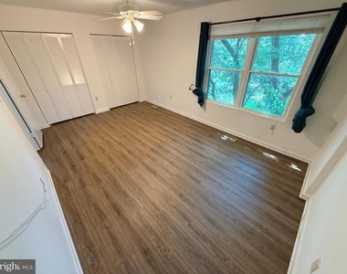 7007 Cipriano Woods Court - Photo Thumbnail 12