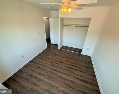 7007 Cipriano Woods Court - Photo Thumbnail 10