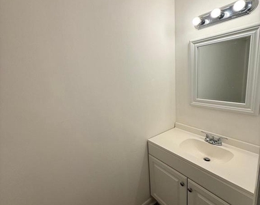 7007 Cipriano Woods Court - Photo Thumbnail 17
