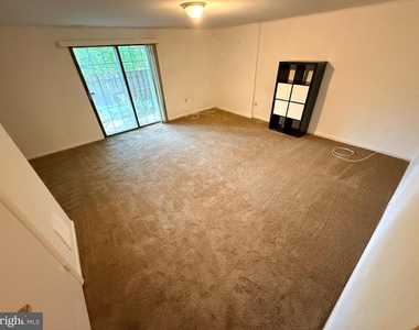 7007 Cipriano Woods Court - Photo Thumbnail 15