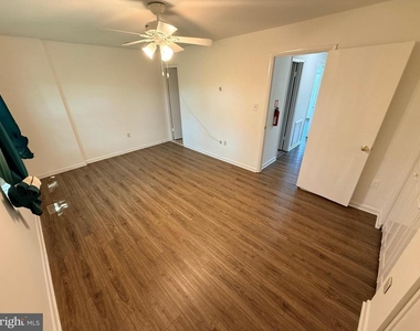 7007 Cipriano Woods Court - Photo Thumbnail 13