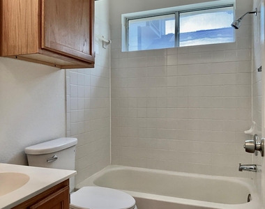 3123 Jazz St - Photo Thumbnail 3