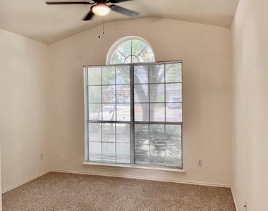 3123 Jazz St - Photo Thumbnail 2