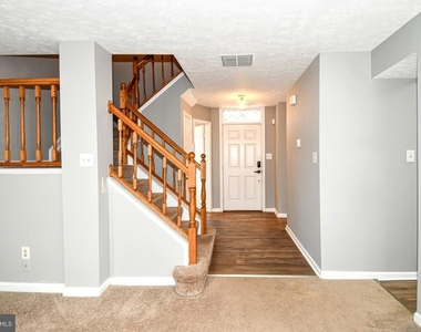13703 Lord Sterling Place - Photo Thumbnail 5
