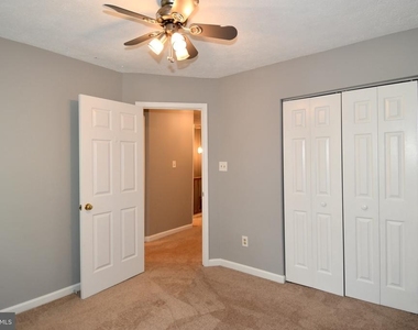 13703 Lord Sterling Place - Photo Thumbnail 63