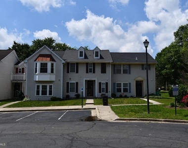 13703 Lord Sterling Place - Photo Thumbnail 32