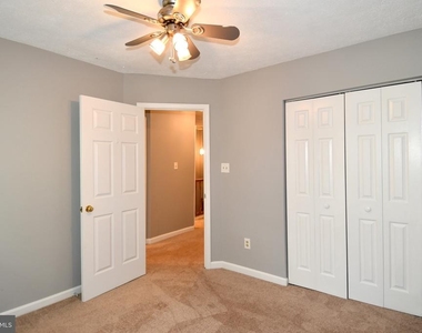 13703 Lord Sterling Place - Photo Thumbnail 28