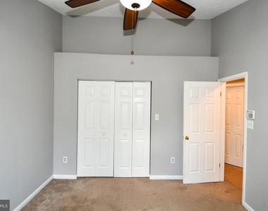 13703 Lord Sterling Place - Photo Thumbnail 25
