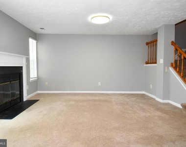 13703 Lord Sterling Place - Photo Thumbnail 14