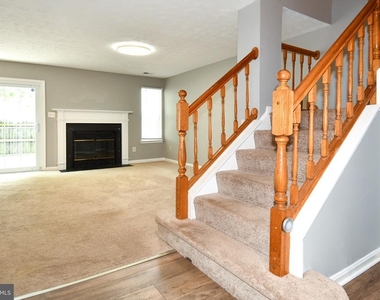 13703 Lord Sterling Place - Photo Thumbnail 7