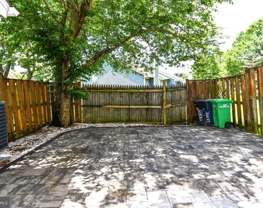 13703 Lord Sterling Place - Photo Thumbnail 16