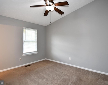 13703 Lord Sterling Place - Photo Thumbnail 20