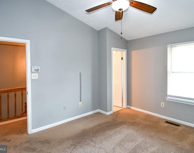 13703 Lord Sterling Place - Photo Thumbnail 22