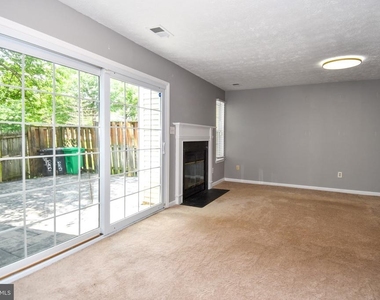 13703 Lord Sterling Place - Photo Thumbnail 15