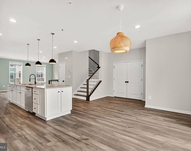 17833 Porter Road - Photo Thumbnail 15