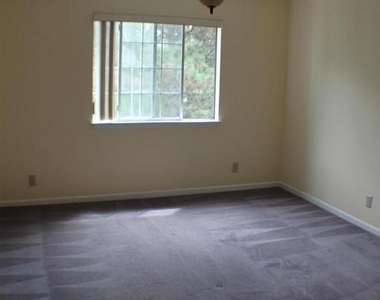 5800 Inman Circle - Photo Thumbnail 4