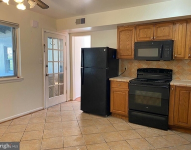 12909 Chathlake Lane - Photo Thumbnail 4