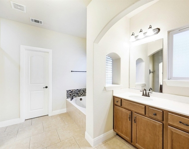 104 Turvey Cv - Photo Thumbnail 22