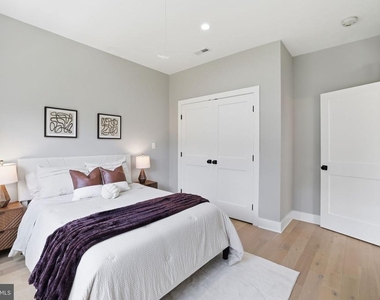 7121 W Greenvale Parkway - Photo Thumbnail 29
