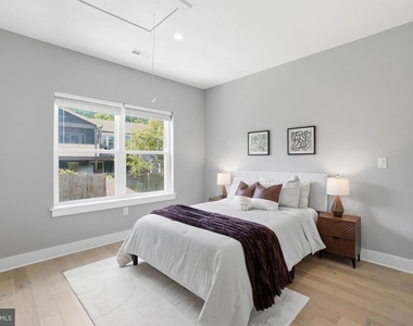 7121 W Greenvale Parkway - Photo Thumbnail 28