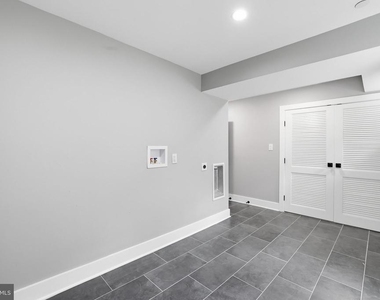 7121 W Greenvale Parkway - Photo Thumbnail 60