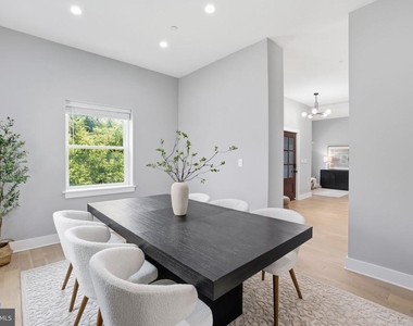 7121 W Greenvale Parkway - Photo Thumbnail 13