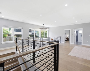 7121 W Greenvale Parkway - Photo Thumbnail 27