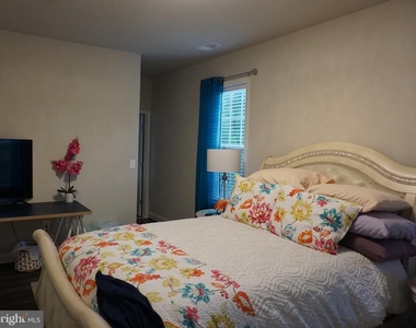 208 Bryan Avenue - Photo Thumbnail 26