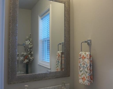 208 Bryan Avenue - Photo Thumbnail 9