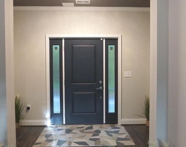 208 Bryan Avenue - Photo Thumbnail 5