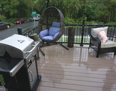 208 Bryan Avenue - Photo Thumbnail 18
