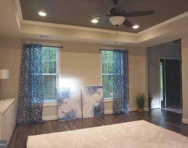 208 Bryan Avenue - Photo Thumbnail 8