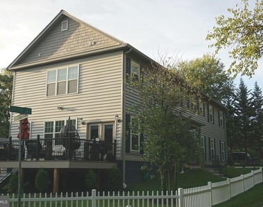 208 Bryan Avenue - Photo Thumbnail 2