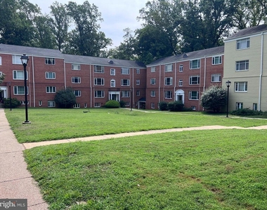 10413 Montrose Avenue - Photo Thumbnail 2
