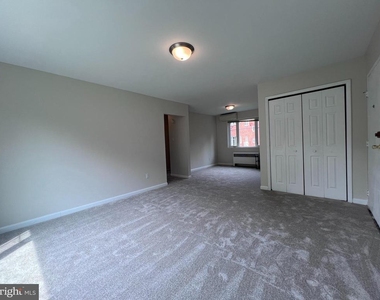 10413 Montrose Avenue - Photo Thumbnail 15