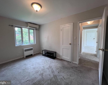 10413 Montrose Avenue - Photo Thumbnail 22