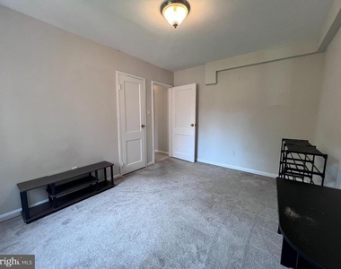 10413 Montrose Avenue - Photo Thumbnail 23