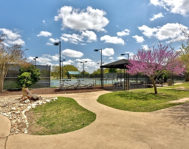 4801 Interlachen Ln - Photo Thumbnail 24